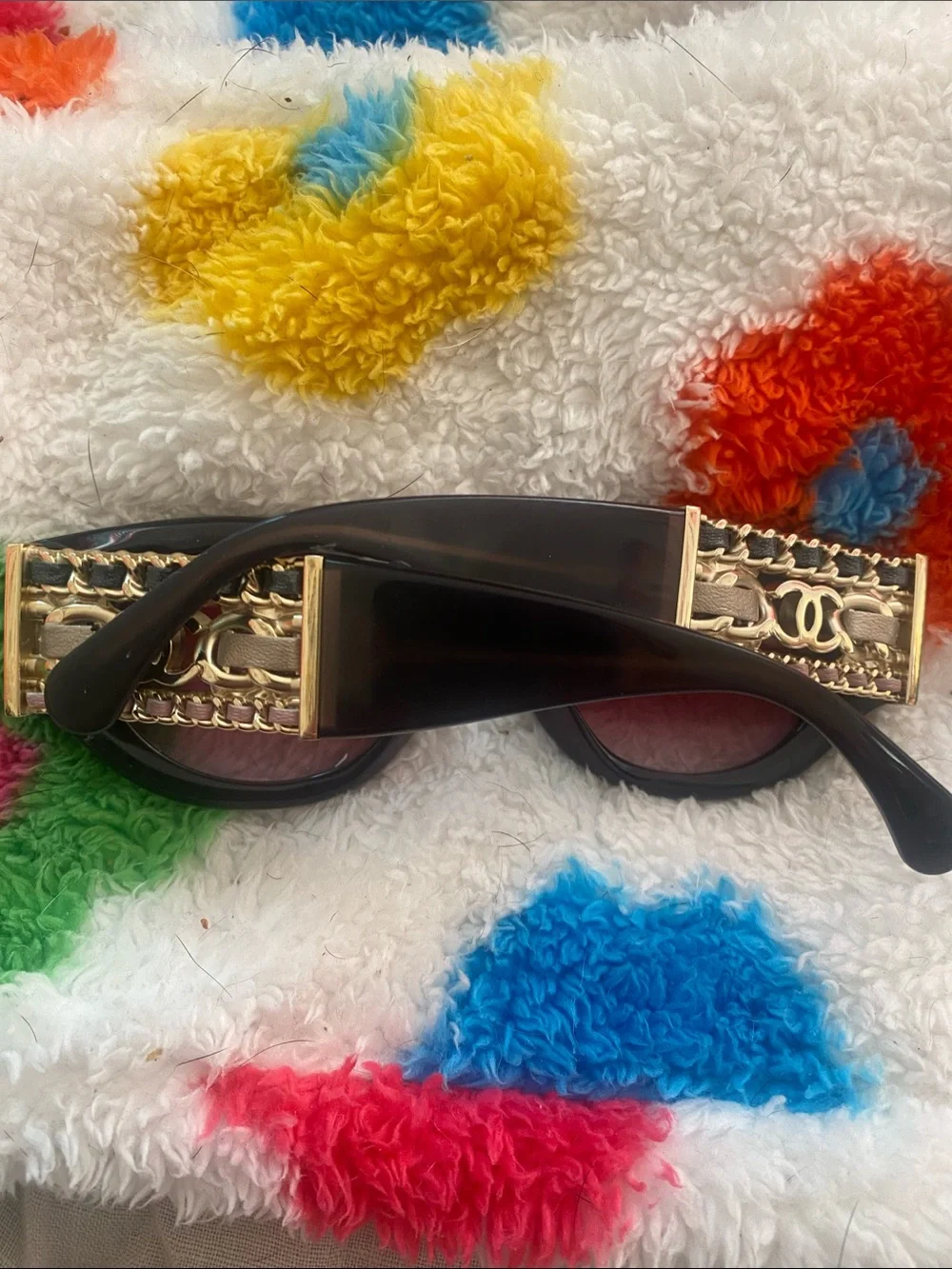 CHANEL classic oval